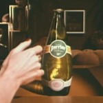 La main Perrier, oulala l'effet sur la bouteille
