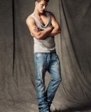 Diego Miguel pose pour Blanco Denim