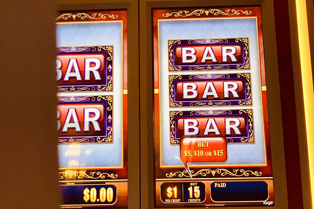 play vintage slots machines in Vegas