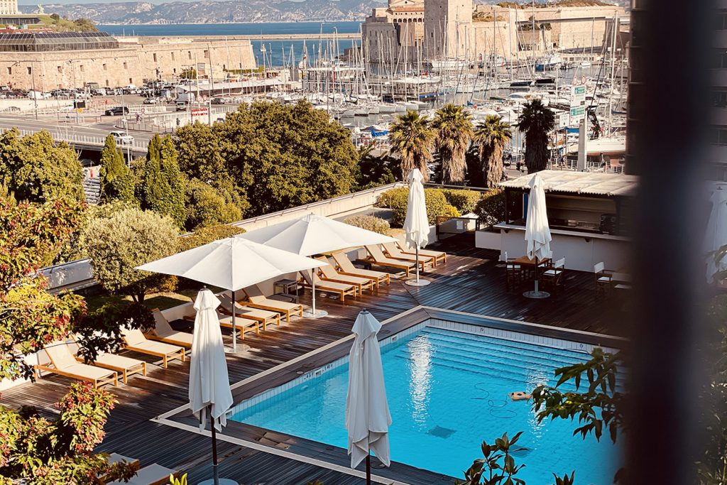 radisson blu marseille petit dejeuner