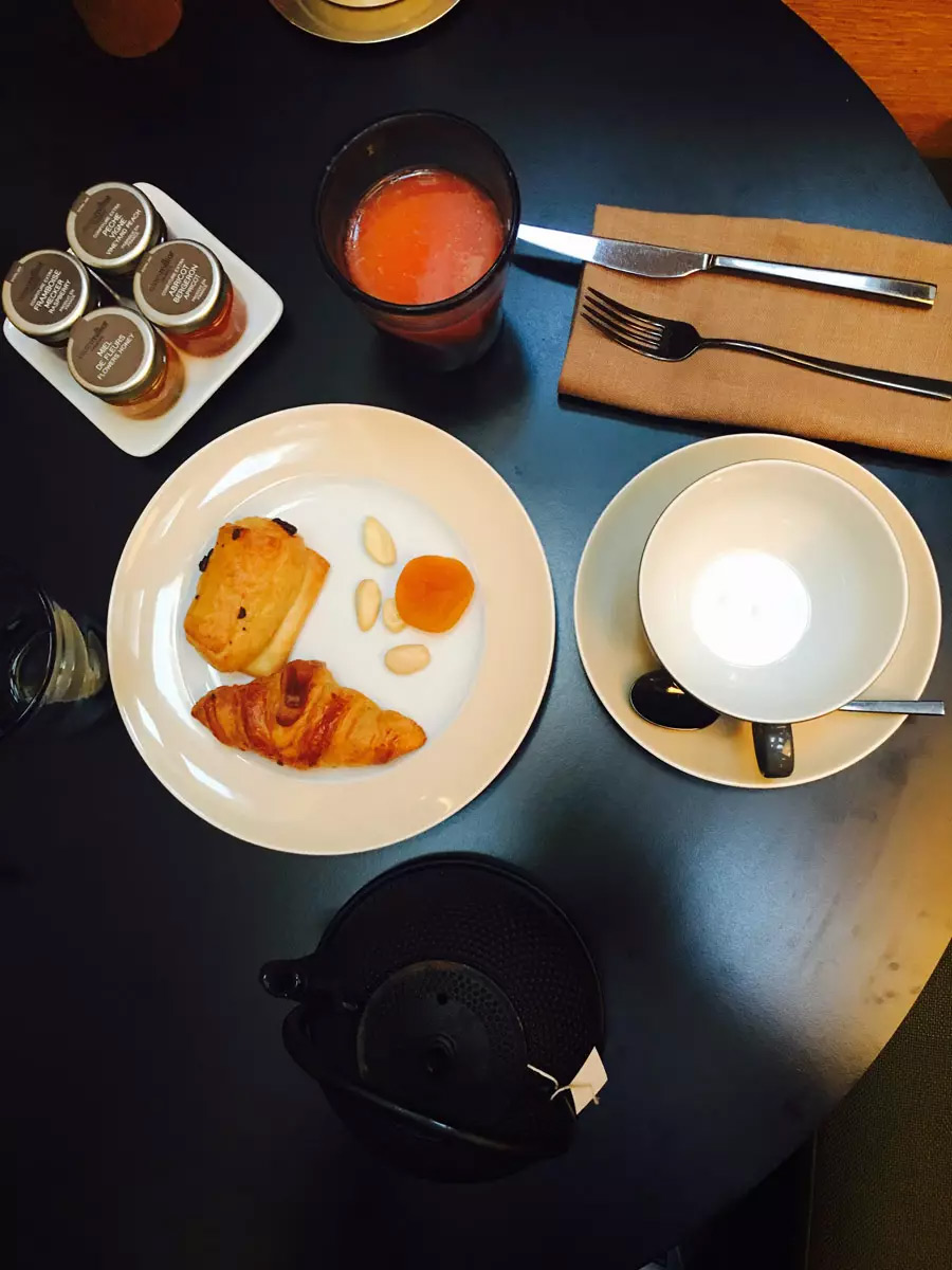 breakfast at the Hotel Marignan Elysée