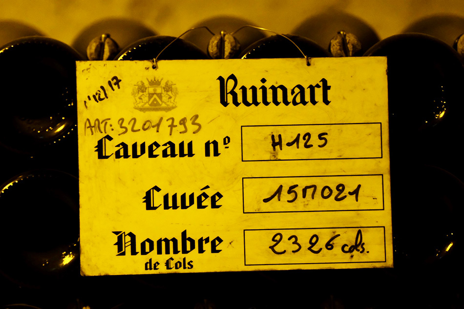 caves champagnes ruinart