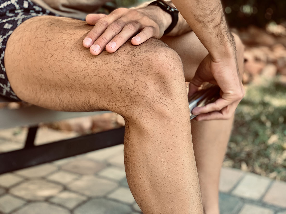 Comment se raser les jambes quand on est un homme ?