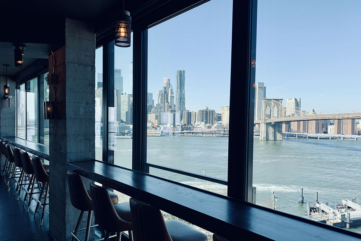 Vue du bar du 1 Hotel Brooklyn Bridge