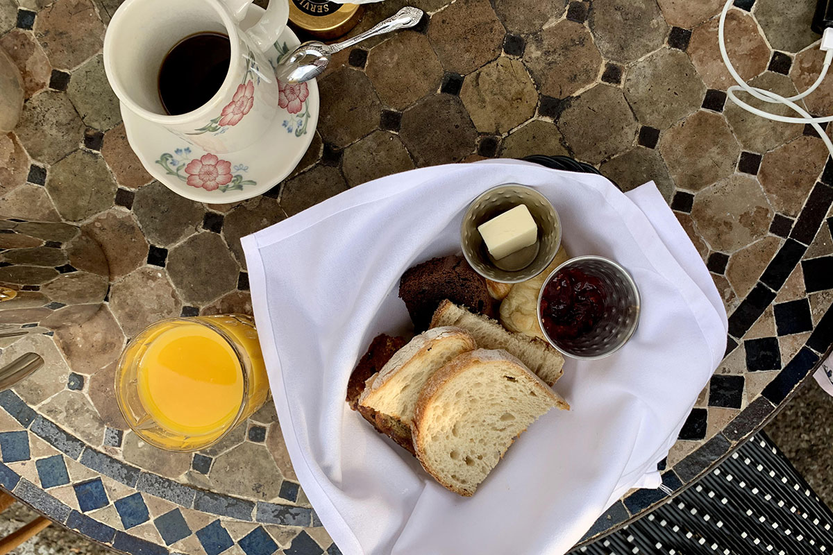 petit déjeuner continental hôtel petit ermitage