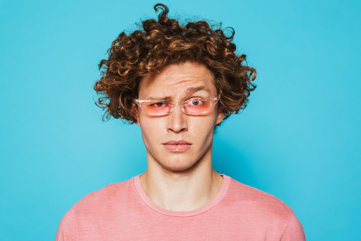 entretenir ses cheveux bouclés d'homme