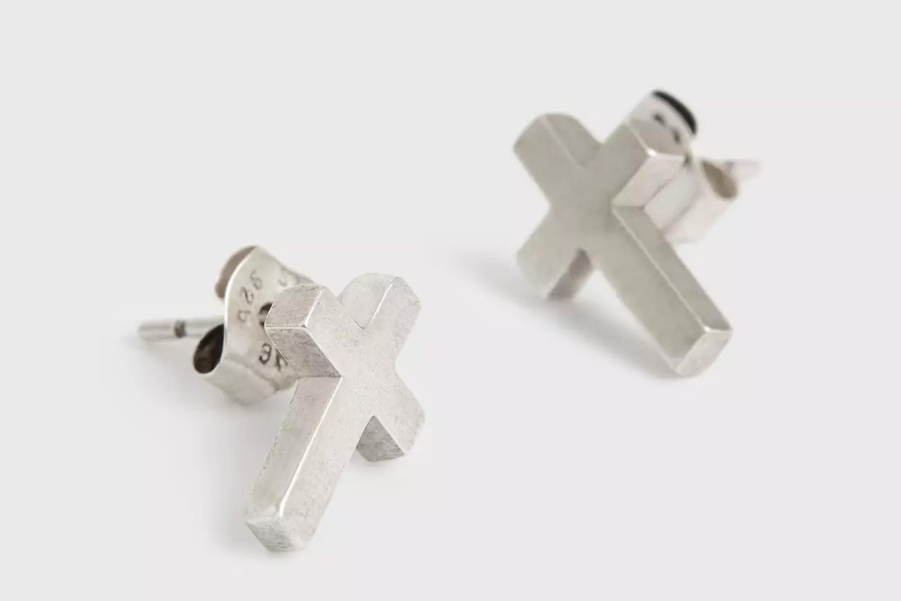 Boucle d'oreille croix en argent sterling de Allsaints